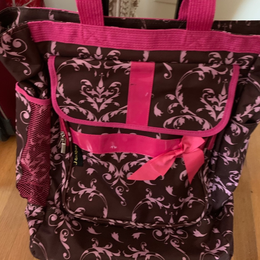 Rolling travel bag